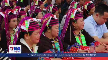 Bản Dao vui hội đoàn kết