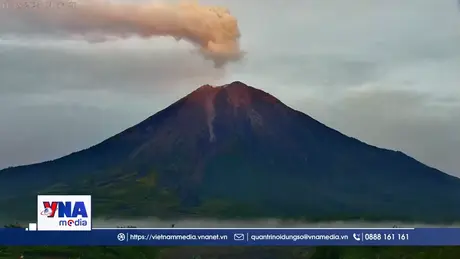 Núi lửa Semeru, Indonesia bất ngờ phun trào