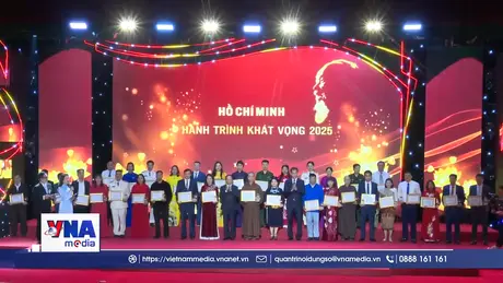 Giao lưu điển hình học và làm theo tấm gương đạo đức của Bác