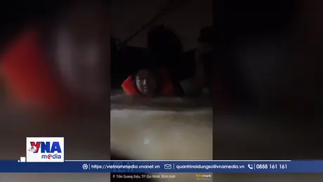 Trắng đêm cùng người dân vùng lũ Gia Lai