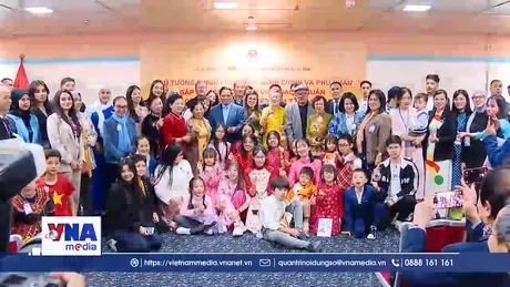 Thủ tướng gặp mặt cộng đồng người Việt tại Algeria