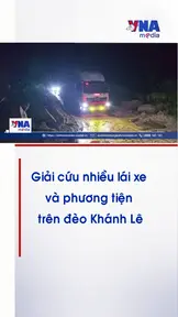Giải cứu nhiều lái xe và xe ôtô chở hàng hóa sau hơn hai ngày bị mắc kẹt trên đèo Khánh Lê