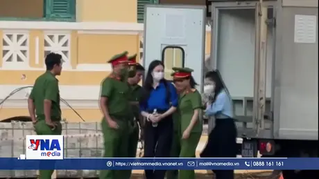 Những hình ảnh đầu tiên tại toà của Hoa hậu Thuỳ Tiên, Hằng Du Mục và Quang Linh Vlog