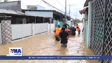 Nước lũ dâng cao, gây ngập sâu nhiều nơi tại Khánh Hòa