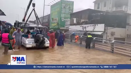 Phân luồng khẩn cấp trên Quốc lộ 1 qua miền Trung -Tây Nguyên do ngập sâu