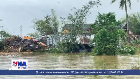 Cung cấp lương thực cho người dân vùng rốn lũ Đắk Lắk