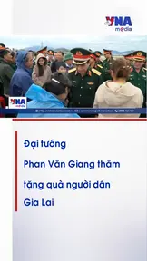 Đại tướng Phan Văn Giang thăm, tặng quà người dân Gia Lai