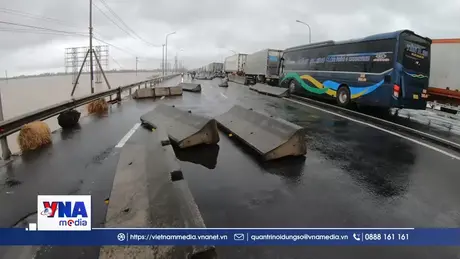 Khắc phục hệ thống phân cách cứng bị trôi sạt trên quốc lộ 1