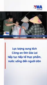 Lực lượng xung kích CA tỉnh Gia Lai tiếp tục tiếp tế thực phẩm, nước uống đến người dân