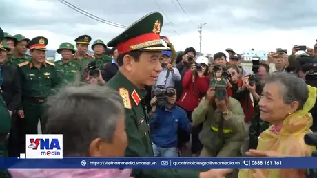 Đại tướng Phan Văn Giang thăm, tặng quà người dân Gia Lai