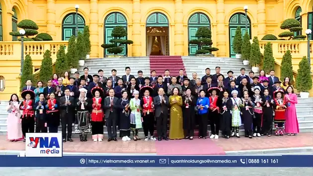 Phó Chủ tịch nước gặp đại biểu dân tộc thiểu số tiêu biểu tỉnh Cao Bằng