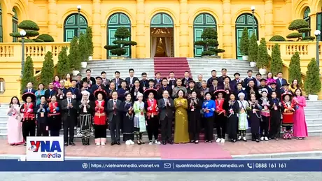 Phó Chủ tịch nước gặp đại biểu dân tộc thiểu số tiêu biểu tỉnh Cao Bằng