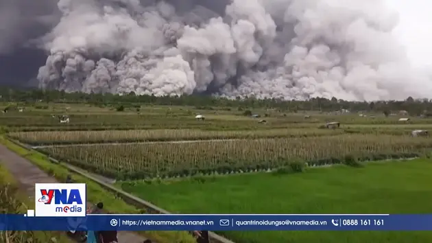 Indonesia sơ tán cư dân do núi lửa phun trào
