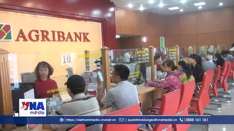 Ngân hàng giảm 2% lãi vay, ủng hộ 150 tỷ đồng cho vùng lũ