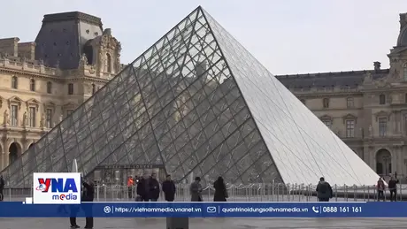 Pháp bắt thêm 4 nghi phạm vụ cướp bảo tàng Louvre
