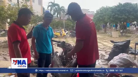 Lan tỏa nhiều điểm sửa xe miễn phí cho người dân bị ngập lụt