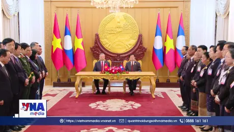 Lễ trao các văn kiện hợp tác Việt Nam - Lào