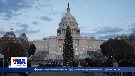 Thắp sáng cây thông Noel tại Điện Capitol