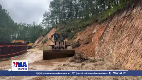 Sạt lở, ách tắc nhiều tuyến đèo ở Lâm Đồng do mưa lớn