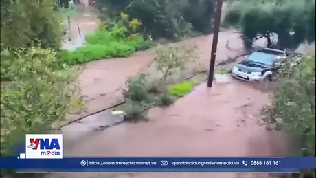 Bão lớn càn quét thủ đô Athens của Hy Lạp