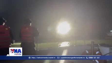 Quảng Trị cứu sống 2 ngư dân bị chìm tàu trên biển