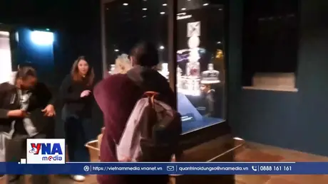 Anh giữ 4 đối tượng gây rối tại Tháp London