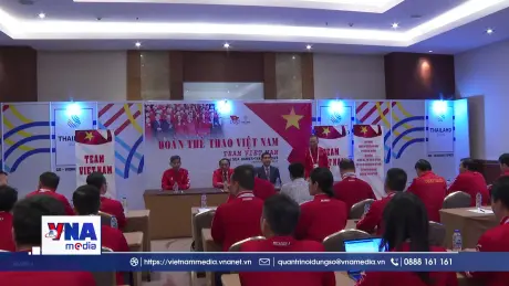 Bộ trưởng Nguyễn Văn Hùng động viên tinh thần thi đấu của đoàn Việt Nam