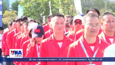 Quốc kì Việt Nam tung bay tại Lễ thượng cờ SEA Games 33