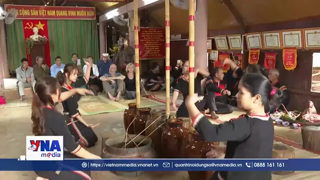 Bảo tồn giá trị truyền thống gắn với phát triển kinh tế du lịch cộng đồng