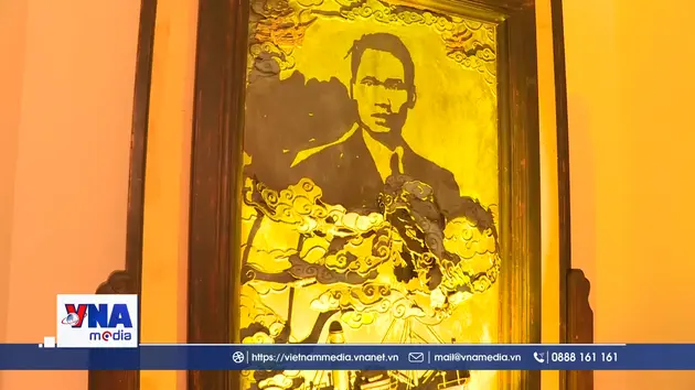 Chủ tịch Hồ Chí Minh qua điêu khắc ánh sáng tại thủ đô Seoul