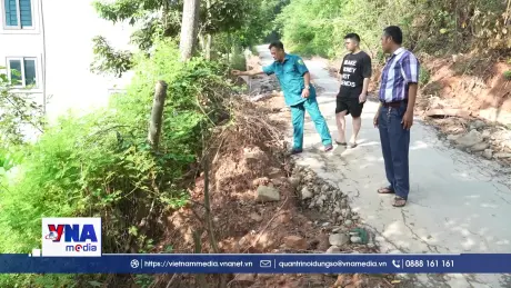 Người dân biên giới Nghệ An khốn khổ vì đường xuống cấp