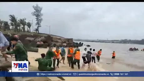 Quảng Trị: Kịp thời ứng cứu 2 ngư dân gặp nạn trên biển