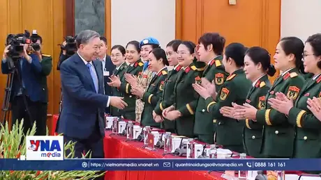 Tổng Bí thư gặp mặt Đại biểu phụ nữ Quân đội