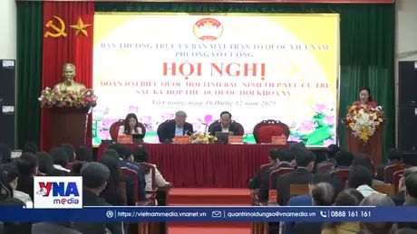 Phó Thủ tướng Thường trực Chính phủ Nguyễn Hòa Bình tiếp xúc cử tri