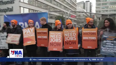 Anh: Bác sĩ nội trú đình công phản đối lương thấp
