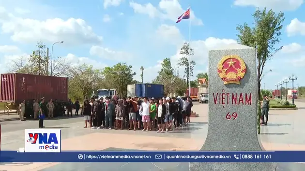Tiếp nhận 63 công dân Việt Nam do Campuchia trao trả