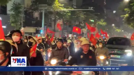 Biển người “đi bão” ăn mừng chiến thắng của U22 Việt Nam