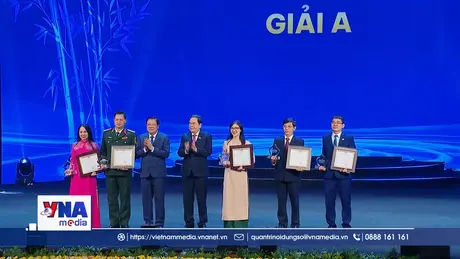 Lễ trao giải Diên Hồng – 80 năm Quốc hội Việt Nam