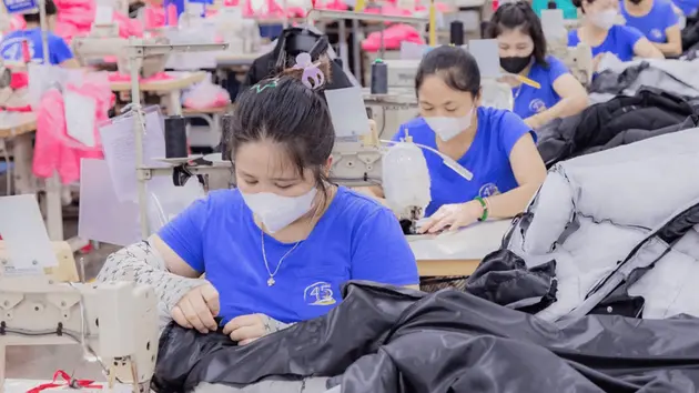 Quyền của người lao động trong bối cảnh hội nhập: Thách thức từ FTA thế hệ mới và nỗ lực của Việt Nam