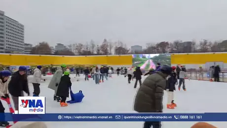 Sân băng Seoul Plaza mở cửa trong không khí lễ hội cuối năm