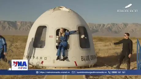 Người ngồi xe lăn đầu tiên bay vào không gian