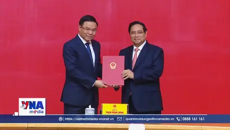 Trao Quyết định giao Quyền Bộ trưởng Bộ Công Thương