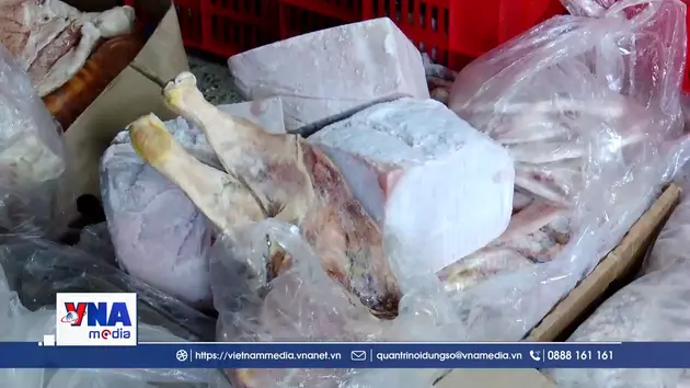 Phát hiện gần 1,2 tấn thực phẩm đông lạnh quá hạn sử dụng