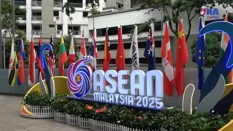 Tiêu điểm quốc tế: Cân bằng và đối thoại