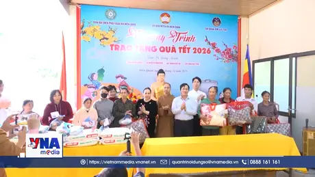 Phú Thọ trao quà Giáng sinh tới đồng bào Công giáo