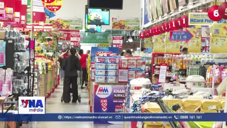 Người dân TP.HCM thận trọng, thiết thực trong chi tiêu Tết