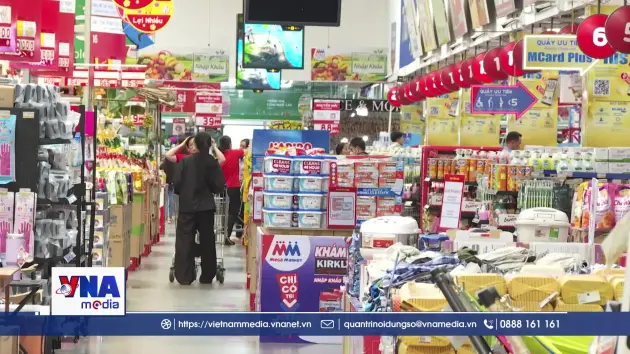 Người dân TP.HCM thận trọng, thiết thực trong chi tiêu Tết