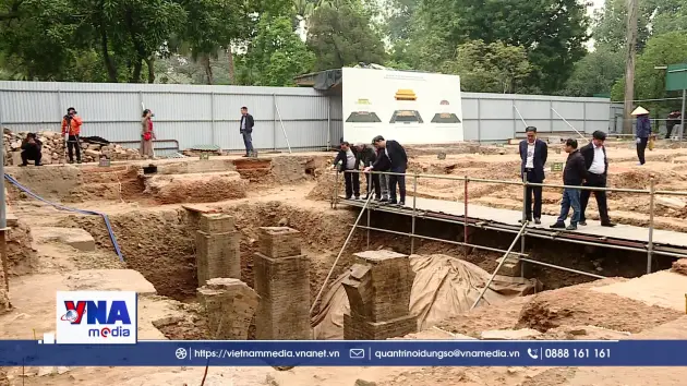 Con đường phục dựng điện Kính Thiên gần hơn