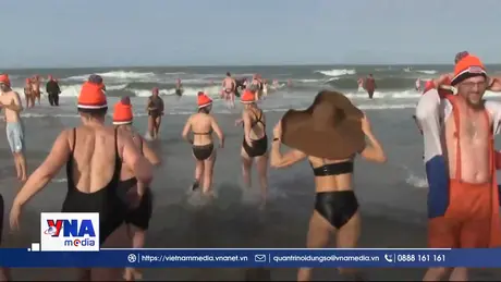 Đón năm mới trong nước lạnh tại Hà Lan