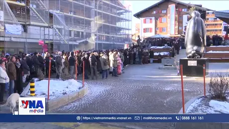 Người dân Thụy Sĩ tưởng niệm các nạn nhân vụ cháy ở Crans-Montana